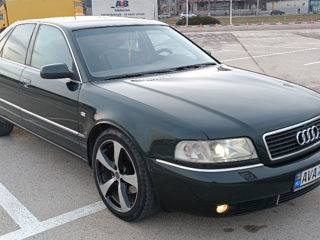 Audi A8 foto 1