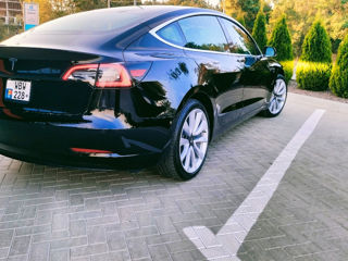 Tesla Model 3 foto 3