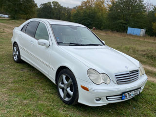 Mercedes C-Class foto 4