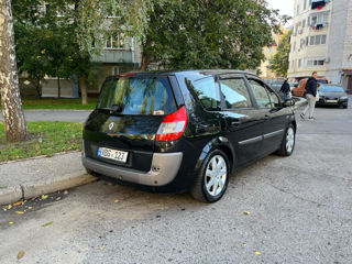 Renault Grand Scenic foto 2