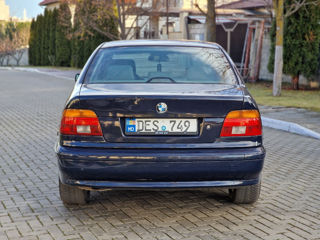 BMW 5 Series foto 4