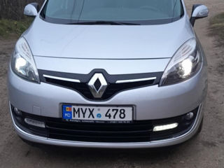 Renault Grand Scenic foto 2