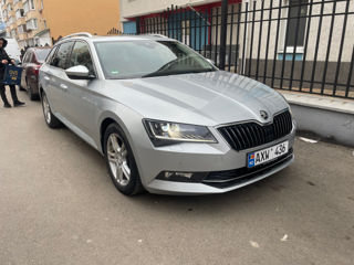 Skoda Superb foto 2