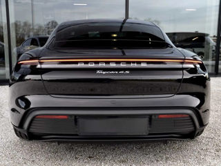 Porsche Taycan foto 4