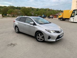 Toyota Auris foto 1