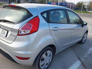 Ford Fiesta foto 3