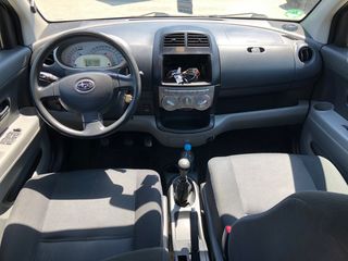 Subaru Justy foto 8