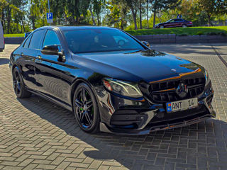 Mercedes E-Class foto 1