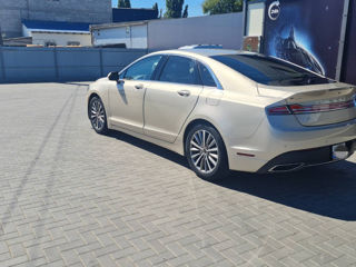 Lincoln MKZ foto 2