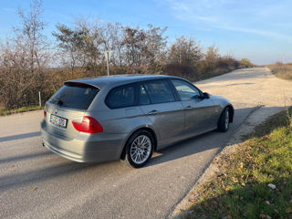 BMW 3 Series Touring foto 4