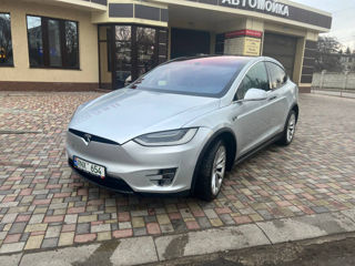 Tesla Model X foto 2