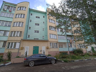 Apartament cu 2 camere, 67 m², Centru, Bălți foto 2