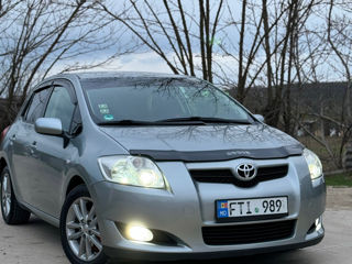 Toyota Auris foto 1