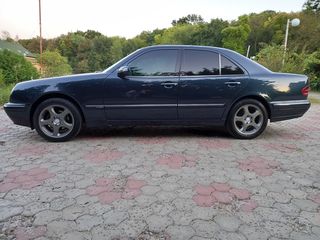 Mercedes E Class foto 6