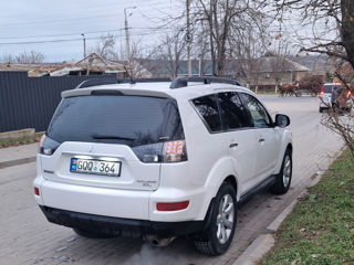 Mitsubishi Outlander foto 3