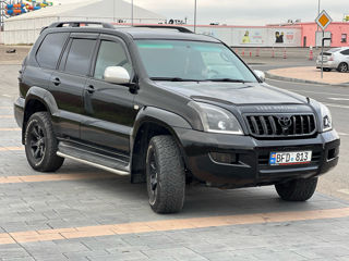 Toyota Land Cruiser Prado foto 2