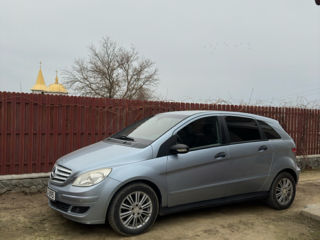 Mercedes B-Class foto 5