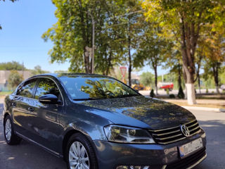 Volkswagen Passat foto 2