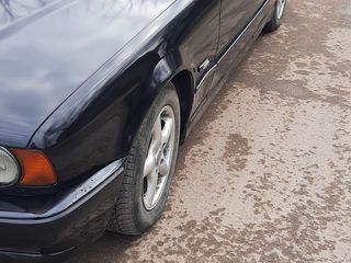 BMW 5 Series фото 3