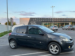 Renault Clio foto 4