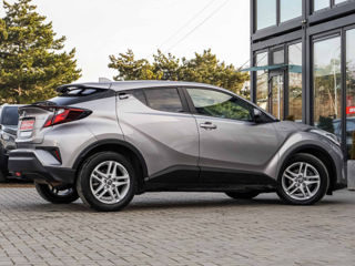 Toyota C-HR foto 2