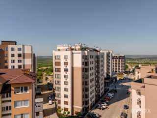 Apartament cu 4 camere, 160 m², Durlești, Chișinău foto 2
