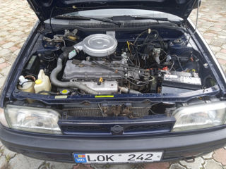 Nissan Sunny foto 6