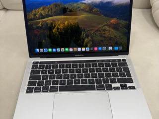 MacBook Pro M2 2022 foto 2