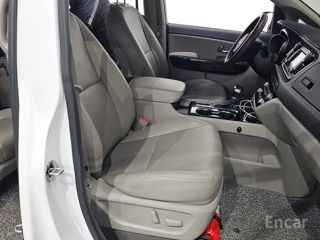 KIA Carnival foto 9