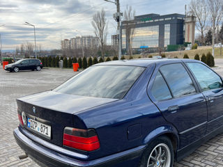 BMW 3 Series foto 7