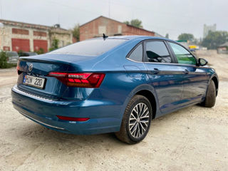 Volkswagen Jetta foto 4