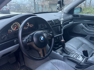 BMW 5 Series foto 5