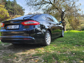 Ford Mondeo foto 2