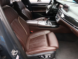 BMW 7 Series foto 8