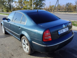 Skoda Superb foto 2