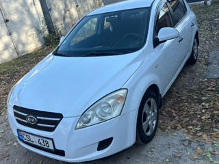 KIA Ceed foto 2