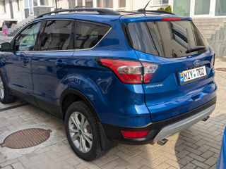 Ford Escape foto 2