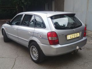 Mazda 323 foto 5