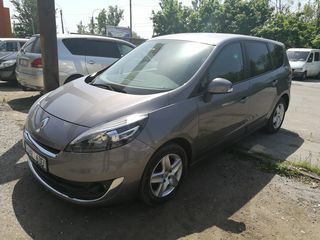 Renault Grand Scenic foto 1