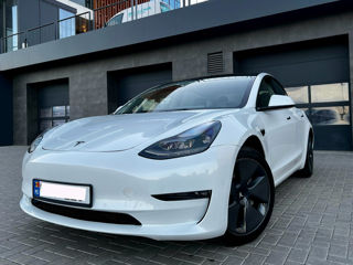 Tesla Model 3 foto 1