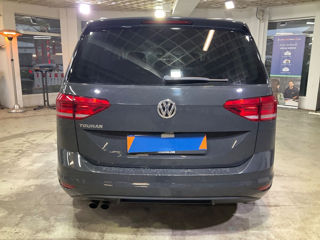 Volkswagen Touran foto 3