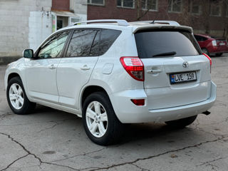 Toyota Rav 4 foto 7