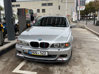 BMW 5 Series foto 4