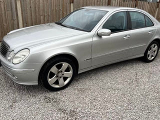 Mercedes E-Class foto 2