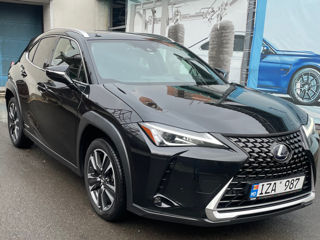 Lexus UX foto 2