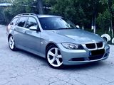 BMW 3 Series foto 1