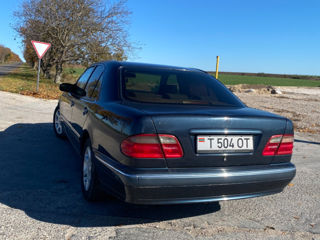 Mercedes E-Class foto 4