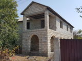 Se vinde casa in comuna Ciorescu pe strada florilor... foto 1