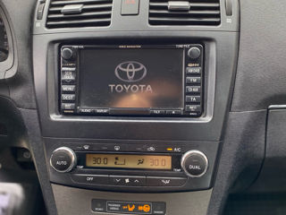 Toyota Avensis foto 8