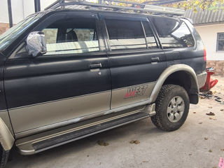 Mitsubishi Pajero Sport foto 4